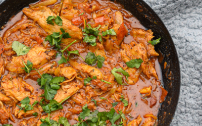 Curry facile de poulet à la noix de coco et de poivrons verts sans produits laitiers