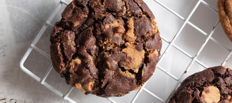 Glutenfreie Muffins mit Schokolade und gesalzenem Karamell